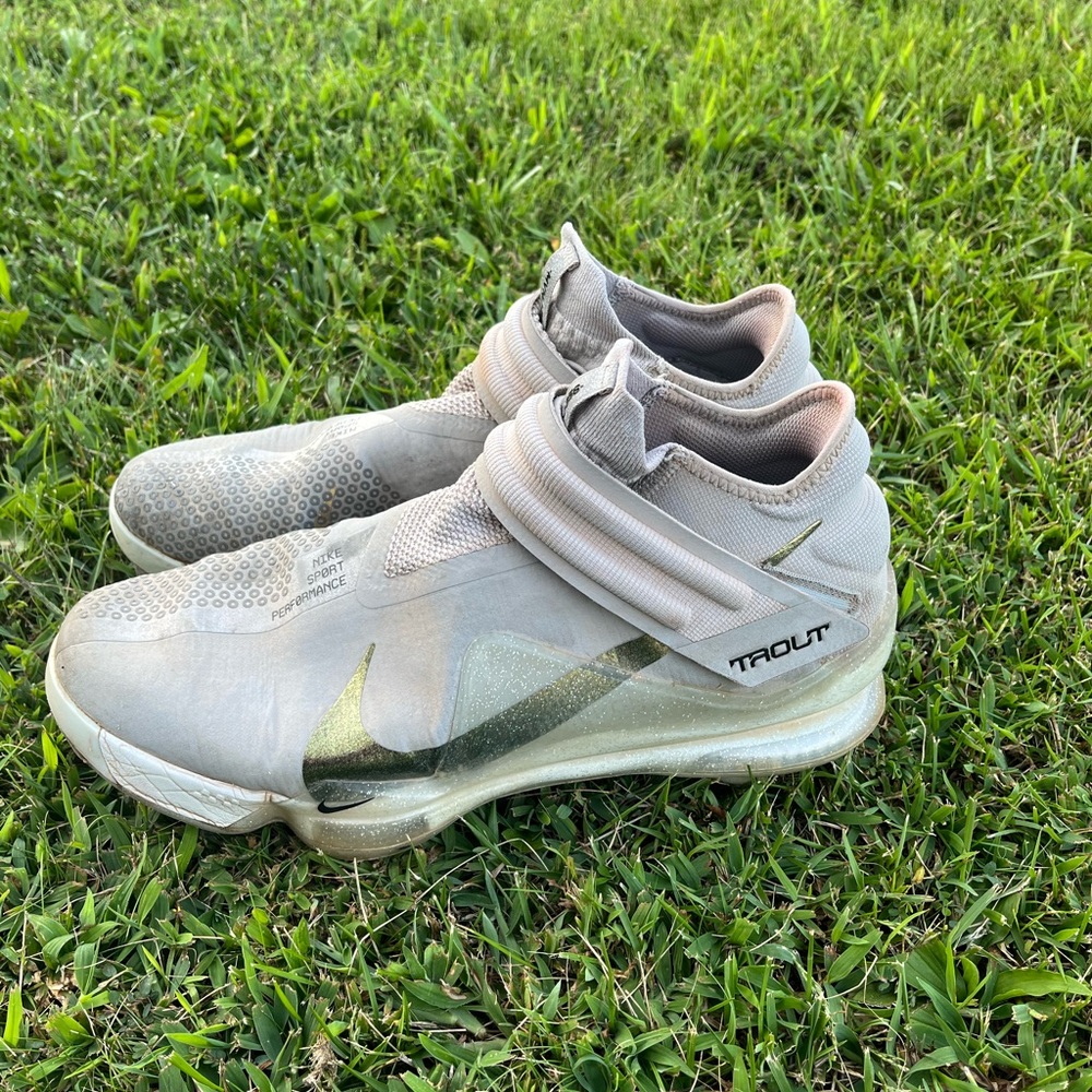 Nike Trout metal baseball cleats